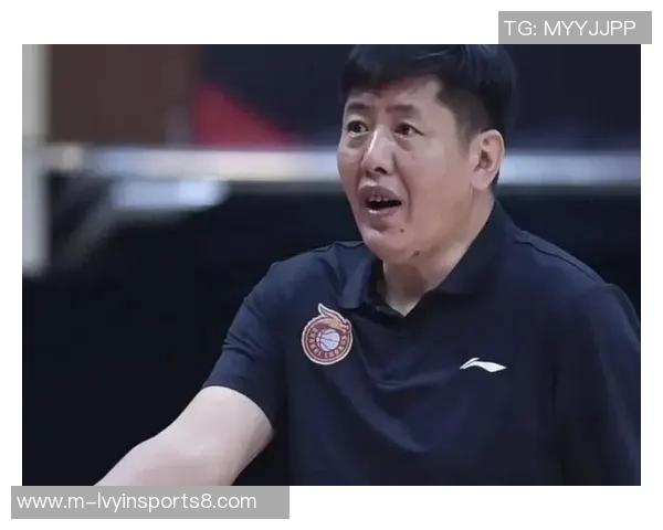 CBA最新动态易建联现身丁伟加盟浙江队广厦签约外援伯顿引关注